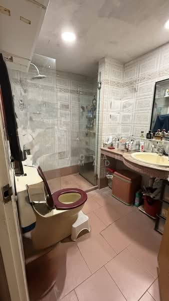Opera Estate, 63 Aida Street, 4 Bedrooms, 1,732 sqft, Terraced House For Sale, by Saadiah Ahmad, 500213986 - Bathroom - PropertyGuru.com.sg
