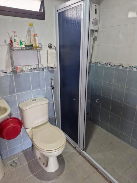 79D Toa Payoh Central, 79D Toa Payoh Central, Balestier / Toa Payoh, Room Rental, 140 sqft, HDB Flat For Rent, by Rose Ting, 500213988 - Bathroom - PropertyGuru.com.sg