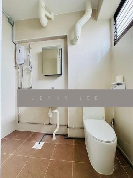 913 Jurong West Street 91, 913 Jurong West Street 91, 3 Bedrooms, 1,119 sqft, HDB Flat For Sale, by Jenny Lee, 500213990 - Bathroom - PropertyGuru.com.sg