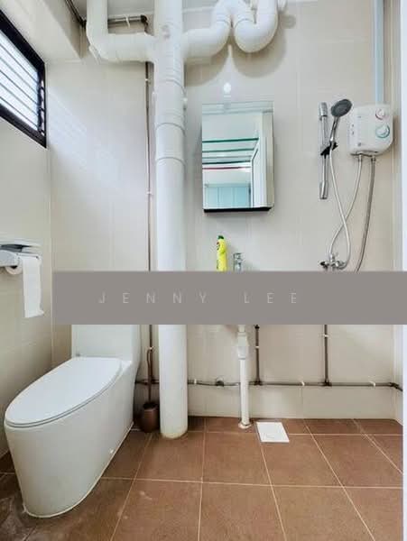 913 Jurong West Street 91, 913 Jurong West Street 91, 3 Bedrooms, 1,119 sqft, HDB Flat For Sale, by Jenny Lee, 500213990 - Bathroom - PropertyGuru.com.sg