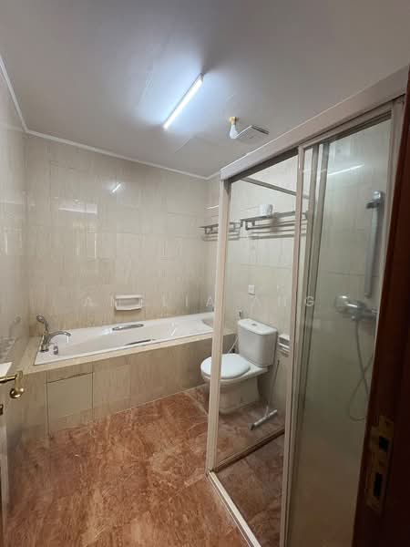 Duchess Crest, 84 Duchess Avenue, 3 Bedrooms, 1,561 sqft, Condominium For Rent, by Amelia Ang, 500214003 - Bathroom - PropertyGuru.com.sg