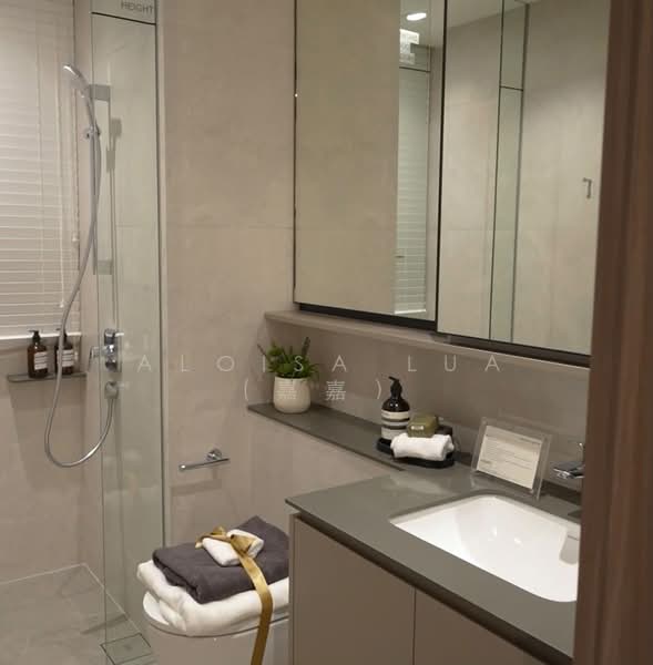 Norwood Grand, 2 Champions Way, 5 Bedrooms, 1,313 sqft, Condominium For Sale, by Aloisa Lua (嘉嘉）, 500214004 - Bathroom - PropertyGuru.com.sg