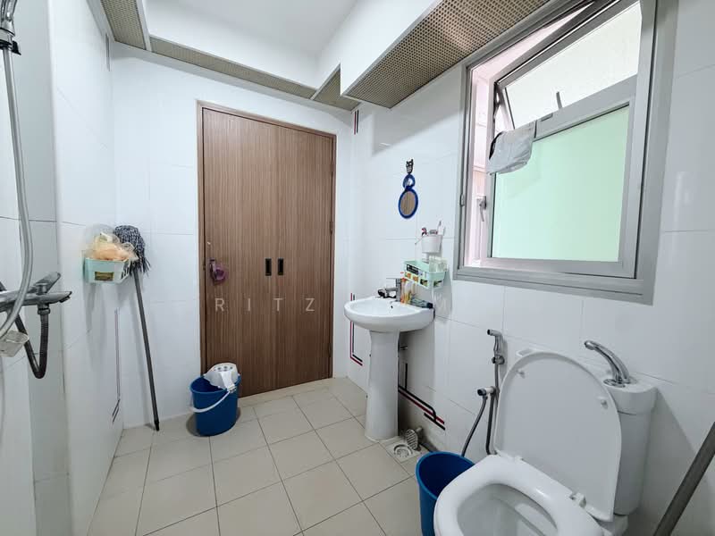 438C Bukit Batok West Avenue 8, 438C Bukit Batok West Avenue 8, 1 Bedroom, 410 sqft, HDB Flat For Rent, by Faritz Hameed, 500214005 - Bathroom - PropertyGuru.com.sg