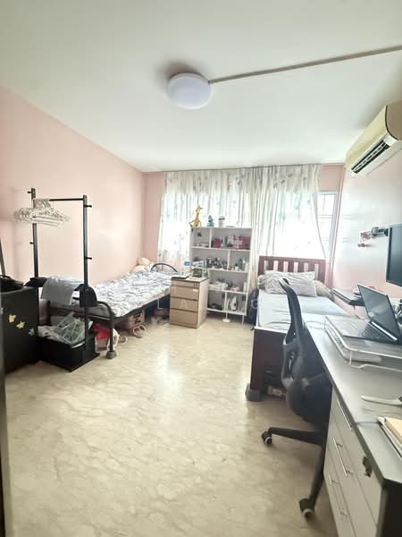 128 Bishan Street 12, 128 Bishan Street 12, 4 Bedrooms, 1,313 sqft, HDB Flat For Sale, by Wah Wah Hlaing, 500214006 - Bedroom - PropertyGuru.com.sg