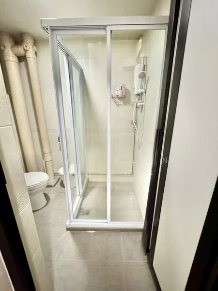 124 Jurong East Street 13, 124 Jurong East Street 13, Room Rental, 180 sqft, Condominium For Rent, by Shanice Yong, 500214007 - Bathroom - PropertyGuru.com.sg