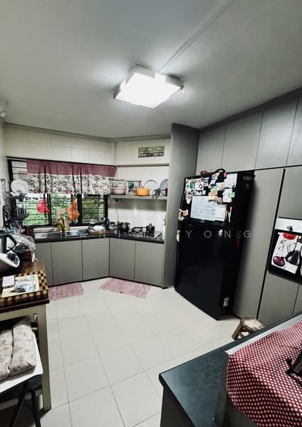 124 Jurong East Street 13, 124 Jurong East Street 13, Room Rental, 180 sqft, Condominium For Rent, by Shanice Yong, 500214007 - Kitchen - PropertyGuru.com.sg