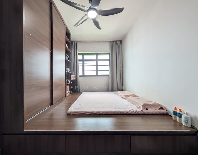 799A Woodlands Drive 60, 799A Woodlands Drive 60, 2 Bedrooms, 732 sqft, HDB Flat For Sale, by Jerome Ng, 500214019 - Master Bedroom view 4 - PropertyGuru.com.sg