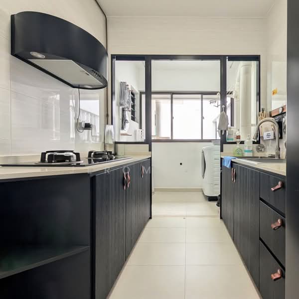 799A Woodlands Drive 60, 799A Woodlands Drive 60, 2 Bedrooms, 732 sqft, HDB Flat For Sale, by Jerome Ng, 500214019 - Kitchen view 2 - PropertyGuru.com.sg