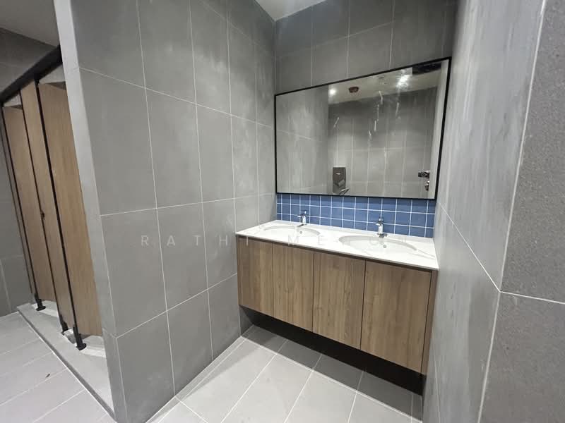 Sharing Accomodation @ Serangoon Road, 247 Lavender Street | 608 Serangoon Road, 1 Bedroom, 250 sqft, Apartment For Rent, by Rathi Menon, 500214022 - Bathroom - PropertyGuru.com.sg