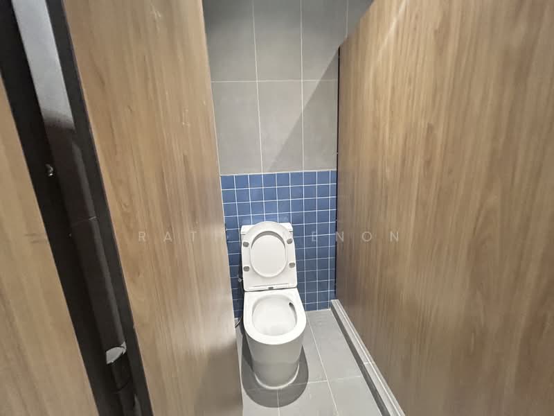Sharing Accomodation @ Serangoon Road, 247 Lavender Street | 608 Serangoon Road, 1 Bedroom, 250 sqft, Apartment For Rent, by Rathi Menon, 500214022 - Bathroom - PropertyGuru.com.sg