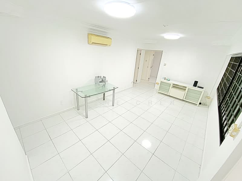 668A Jurong West Street 64, 668A Jurong West Street 64, 3 Bedrooms, 915 sqft, HDB Flat For Sale, by Eugene Chen, 500214025 - Living Room - PropertyGuru.com.sg