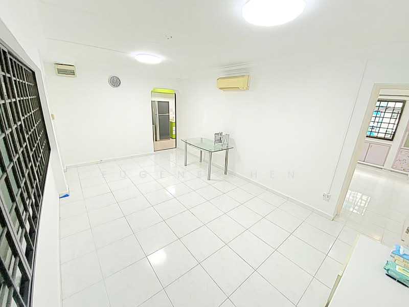 668A Jurong West Street 64, 668A Jurong West Street 64, 3 Bedrooms, 915 sqft, HDB Flat For Sale, by Eugene Chen, 500214025 - Living Room - PropertyGuru.com.sg
