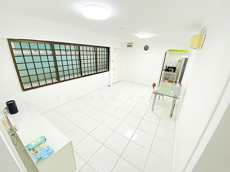 668A Jurong West Street 64, 668A Jurong West Street 64, 3 Bedrooms, 915 sqft, HDB Flat For Sale, by Eugene Chen, 500214025 - Living Room - PropertyGuru.com.sg
