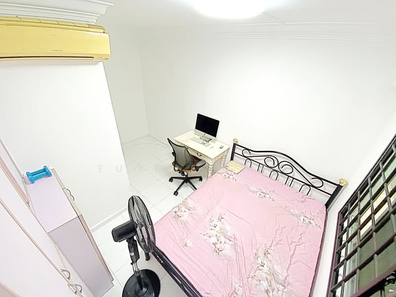 668A Jurong West Street 64, 668A Jurong West Street 64, 3 Bedrooms, 915 sqft, HDB Flat For Sale, by Eugene Chen, 500214025 - Bedroom - PropertyGuru.com.sg