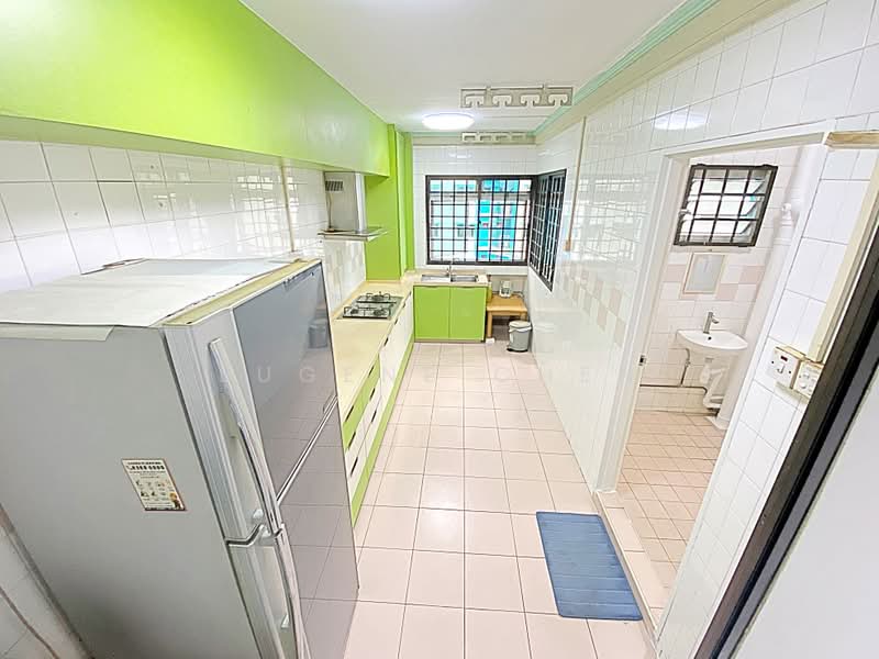 668A Jurong West Street 64, 668A Jurong West Street 64, 3 Bedrooms, 915 sqft, HDB Flat For Sale, by Eugene Chen, 500214025 - Kitchen - PropertyGuru.com.sg