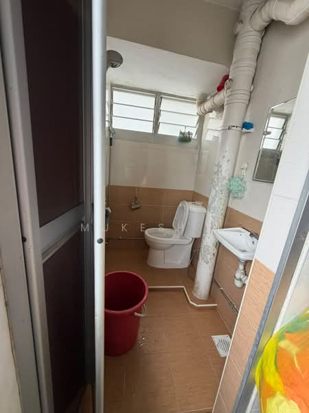 534 Jurong West Street 52, 534 Jurong West Street 52, 2 Bedrooms, 69 sqft, HDB Flat For Sale, by Mukesh D, 500214026 - Bathroom - PropertyGuru.com.sg
