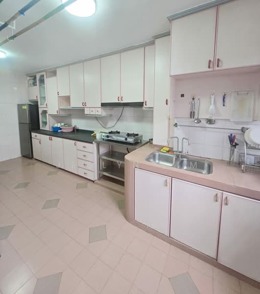 381 Clementi Avenue 5, 381 Clementi Avenue 5, 3 Bedrooms, 91 sqft, HDB Flat For Rent, by Jeslyn Lim, 500214035 - Kitchen - PropertyGuru.com.sg