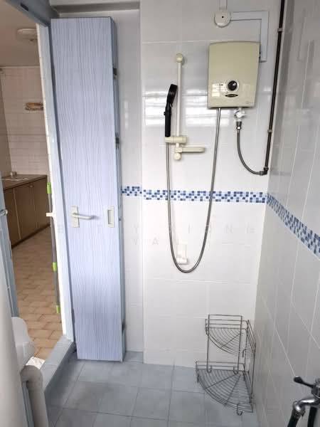 534 Bedok North Street 3, 534 Bedok North Street 3, 1 Bedroom, 505 sqft, HDB Flat For Rent, by Betty Xiong Yan, 500214040 - Bathroom - PropertyGuru.com.sg