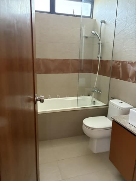 The Sovereign, 99 Meyer Road, 4 Bedrooms, 3,304 sqft, Condominium For Rent, by Radhika Prakash, 500214042 - Bathroom - PropertyGuru.com.sg