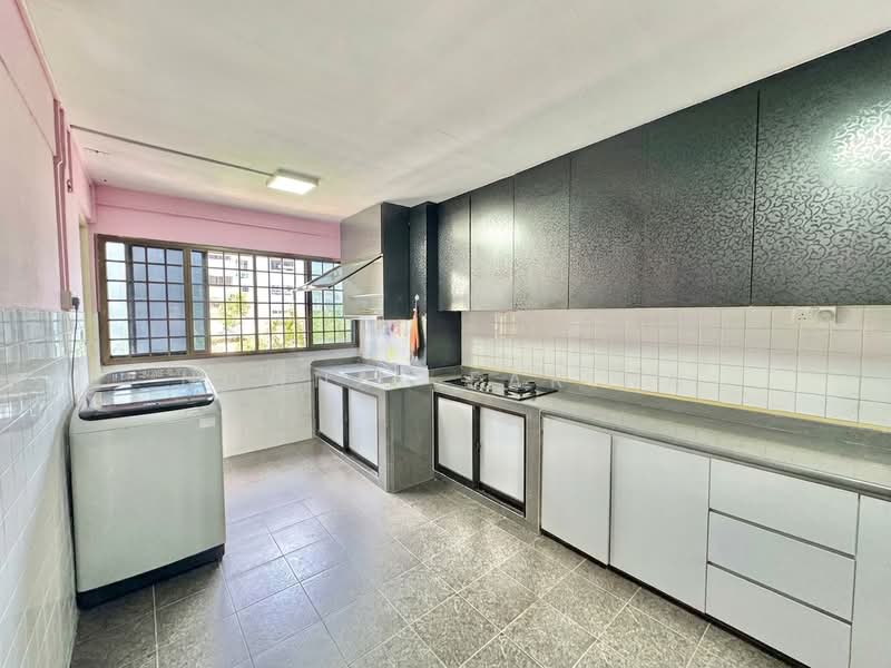 526 Bedok North Street 3, 526 Bedok North Street 3, 2 Bedrooms, 721 sqft, HDB Flat For Sale, by Noonal Farina, 500214053 - Kitchen - PropertyGuru.com.sg