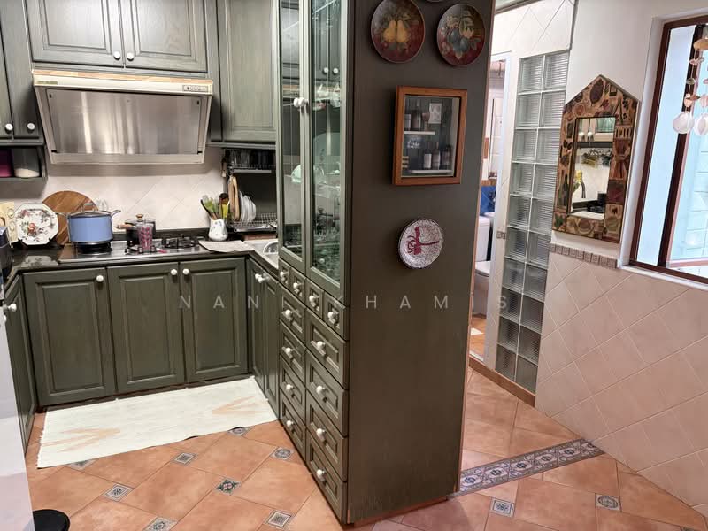 241 Pasir Ris Street 21, 241 Pasir Ris Street 21, 4 Bedrooms, 1,679 sqft, HDB Flat For Sale, by Nani Khamis, 500214057 - Kitchen - PropertyGuru.com.sg
