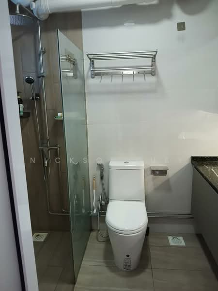 Master Bedroom available for rent in Jurong West area, 057, , Room Rental, 140 sqft, HDB Flat For Rent, by Nickson Guay, 500214068 - Ensuite Bathroom - PropertyGuru.com.sg