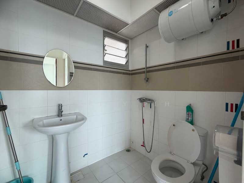 53 Commonwealth Drive, 53 Commonwealth Drive, 2 Bedrooms, 678 sqft, HDB Flat For Sale, by Jeremy Peh, 500214073 - Bathroom - PropertyGuru.com.sg