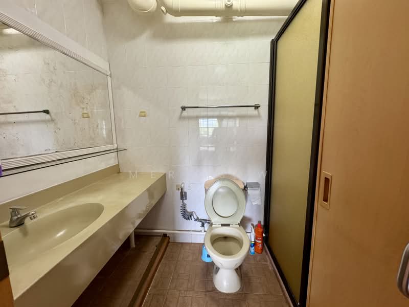 503 Jelapang Road, 503 Jelapang Road, 4 Bedrooms, 1,539 sqft, HDB Flat For Rent, by Merl Saw, 500214083 - Bathroom - PropertyGuru.com.sg