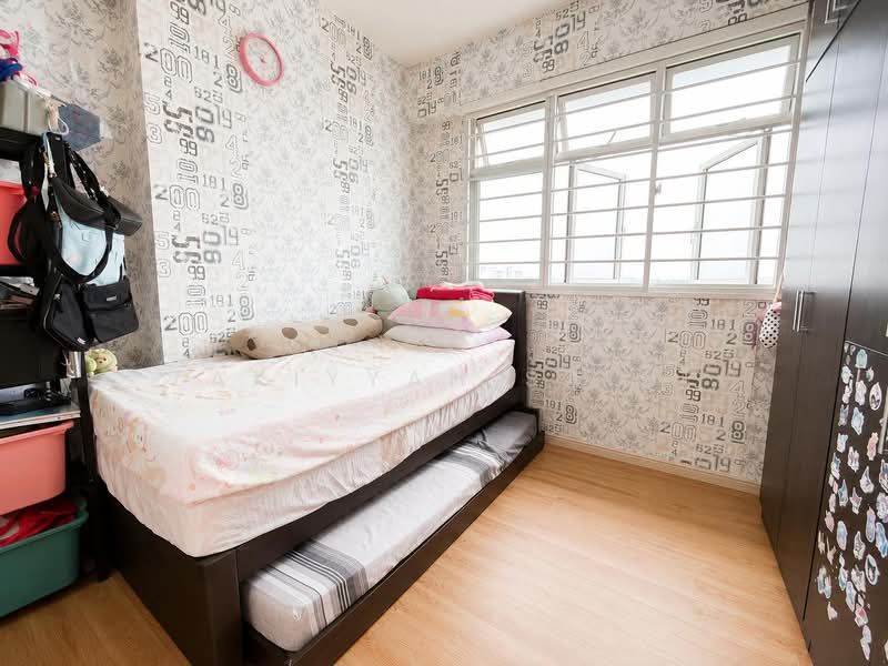 561B Jurong West Street 42, 561B Jurong West Street 42, 2 Bedrooms, 731 sqft, HDB Flat For Sale, by Zakiyyah Saini, 500214084 - Bedroom - PropertyGuru.com.sg