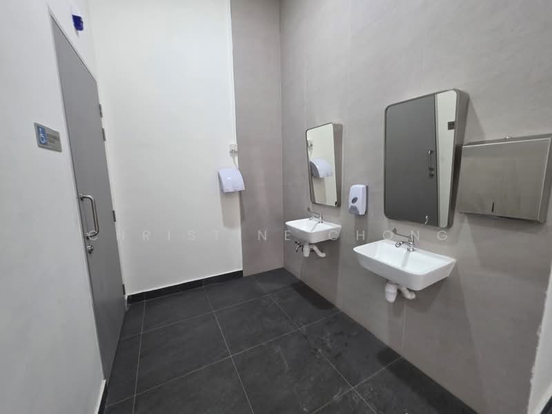 Middle road/ North Bridge Road, , 500 sqft, Food & Beverage For Rent, by Christine Chong, 500214091 - Bathroom - CommercialGuru.com.sg