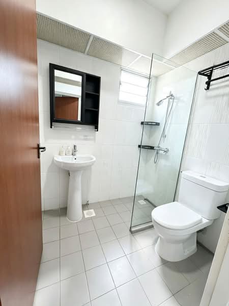 82A Circuit Road, 82A Circuit Road, 2 Bedrooms, 732 sqft, HDB Flat For Sale, by Franklin Chan, 500214103 - Bathroom - PropertyGuru.com.sg