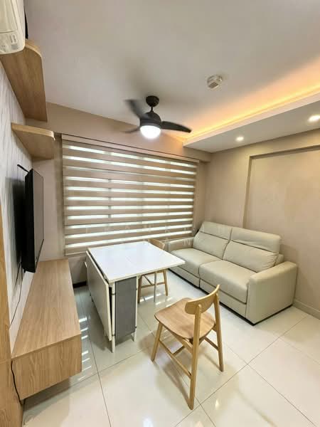 82A Circuit Road, 82A Circuit Road, 2 Bedrooms, 732 sqft, HDB Flat For Sale, by Franklin Chan, 500214103 - Living Room - PropertyGuru.com.sg