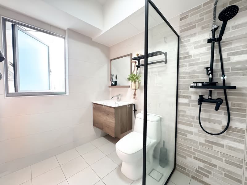 519A Tampines Central 8, 519A Tampines Central 8, 3 Bedrooms, 893 sqft, HDB Flat For Sale, by Amanda Keh, 500214120 - Bathroom - PropertyGuru.com.sg