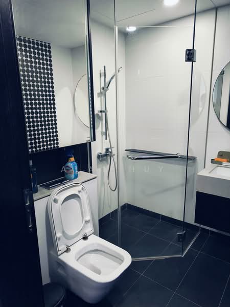 Bukit 828, 828 Upper Bukit Timah Road, Room Rental, 300 sqft, Condominium For Rent, by Alan Huy, 500214121 - Bathroom - PropertyGuru.com.sg