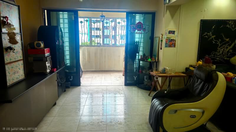 669A Jurong West Street 64, 669A Jurong West Street 64, 3 Bedrooms, 1,399 sqft, HDB Flat For Sale, by James Yeo, 500214131 - Living Room - PropertyGuru.com.sg
