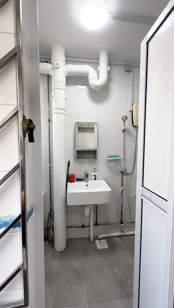 434 Bukit Panjang Ring Road, 434 Bukit Panjang Ring Road, 3 Bedrooms, 1,119 sqft, HDB Flat For Sale, by Alize Ng, 500214134 - Kitchen Bathroom - PropertyGuru.com.sg