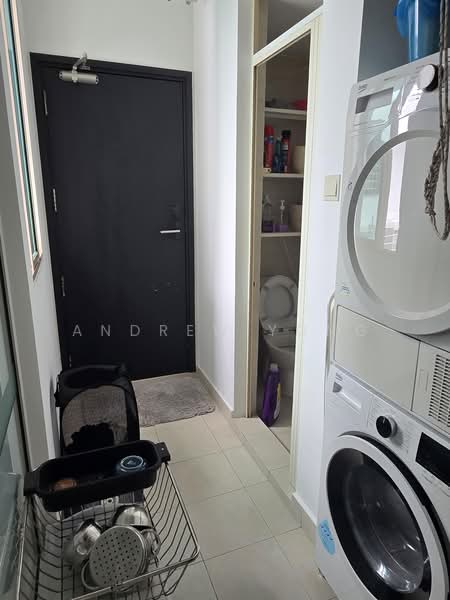 Gardenvista, 950 Dunearn Road, 3 Bedrooms, 1,173 sqft, Condominium For Sale, by Andrew Yong, 500214138 - Service yard - PropertyGuru.com.sg
