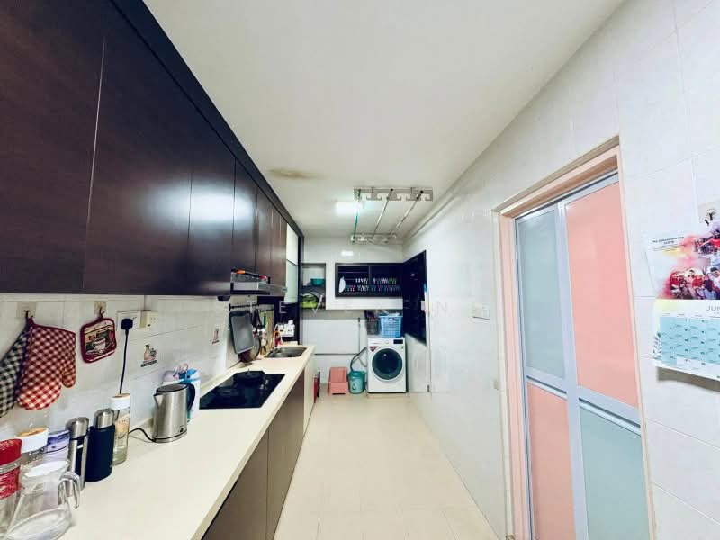 275B Jurong West Street 25, 275B Jurong West Street 25, 3 Bedrooms, 1,195 sqft, HDB Flat For Sale, by Steven NG, 500214140 - Kitchen - PropertyGuru.com.sg