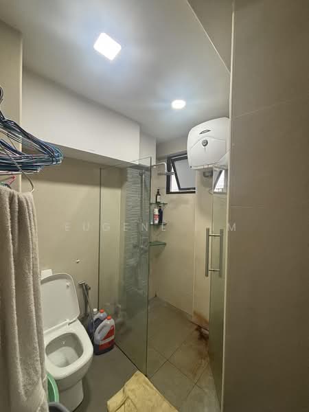 641 Hougang Avenue 8, 641 Hougang Avenue 8, 3 Bedrooms, 1,291 sqft, HDB Flat For Sale, by Eugene Lim, 500214143 - Bathroom - PropertyGuru.com.sg