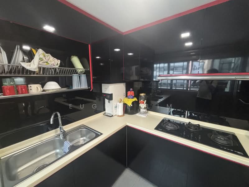 641 Hougang Avenue 8, 641 Hougang Avenue 8, 3 Bedrooms, 1,291 sqft, HDB Flat For Sale, by Eugene Lim, 500214143 - Kitchen - PropertyGuru.com.sg