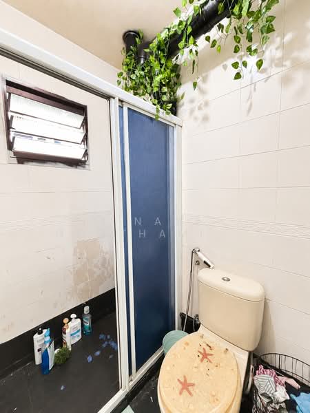 118A Jalan Membina, 118A Jalan Membina, 3 Bedrooms, 968 sqft, HDB Flat For Sale, by K Naga Gowthami(Naga), 500214144 - Bathroom - PropertyGuru.com.sg