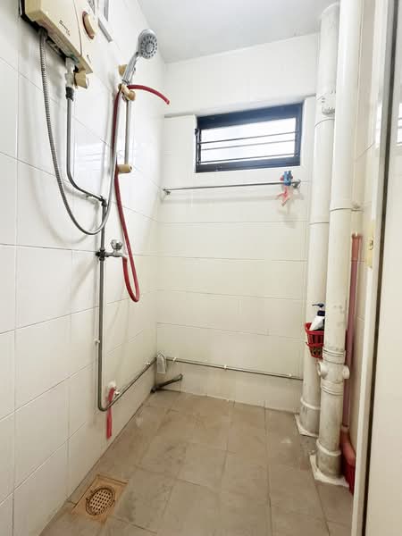 87 Circuit Road, 87 Circuit Road, 2 Bedrooms, 646 sqft, HDB Flat For Sale, by Daniel Lin, 500214157 - Bathroom - PropertyGuru.com.sg