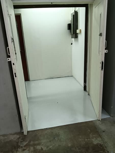 Sindo Industrial Building, 66 Tannery Lane, 340 sqft, Light Industrial (B1) For Rent, by Tan Jilian, 500214166 - Main Entrance - CommercialGuru.com.sg