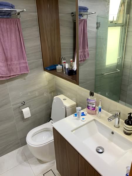 The Calrose, 511 Yio Chu Kang Road, 2 Bedrooms, 926 sqft, Condominium For Rent, by Sabrina Kuek 郭健美, 500214183 - Bathroom - PropertyGuru.com.sg