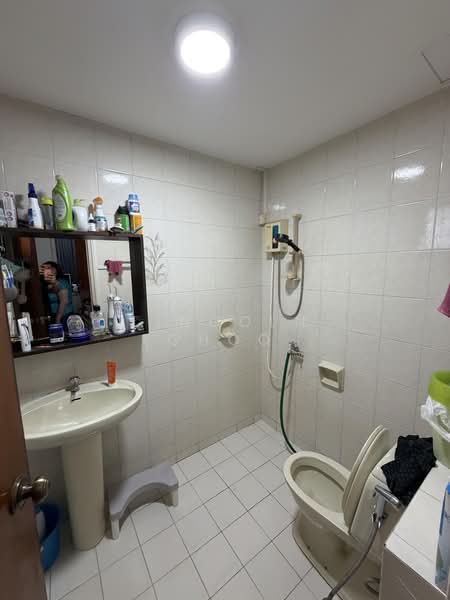 Avila Terrace, Mariam Way, 5 Bedrooms, 3,500 sqft, Terraced House For Sale, by Lincoln Choo, 500214185 - Bathroom - PropertyGuru.com.sg