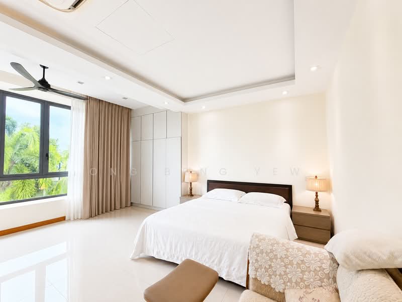 ⭐⭐⭐ Impressive Landed Residence Near Chomp Chomp & myVillage!⭐⭐⭐, Serangoon Garden / Farleigh Ave / Tavistock Ave / Portchester Ave, 5 Bedrooms, 6,000 sqft, Detached House For Sale, by Ong Beng Yew, 500214193 - Bedroom - PropertyGuru.com.sg