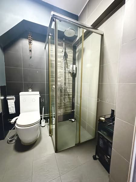 20 Jalan Membina, 20 Jalan Membina, Room Rental, 140 sqft, HDB Flat For Rent, by GOH SEE HOW, 500214203 - Bathroom - PropertyGuru.com.sg