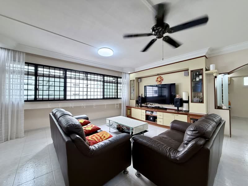 827 Jurong West Street 81, 827 Jurong West Street 81, 4 Bedrooms, 1,572 sqft, HDB Flat For Sale, by Kenneth Ng K L, 500214216 - Living Room - PropertyGuru.com.sg