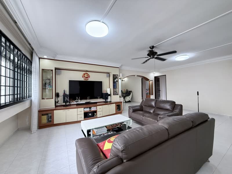827 Jurong West Street 81, 827 Jurong West Street 81, 4 Bedrooms, 1,572 sqft, HDB Flat For Sale, by Kenneth Ng K L, 500214216 - Living Room - PropertyGuru.com.sg
