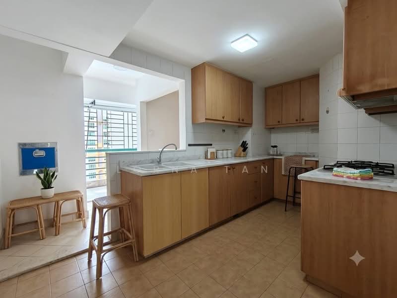 Evergreen Park, 31 Hougang Avenue 7, 3 Bedrooms, 1,173 sqft, Condominium For Sale, by Lorna Tan, 500214236 - Kitchen - PropertyGuru.com.sg